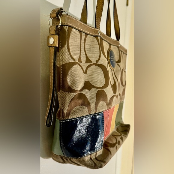 Authentic Coach Gold Signature Legacy Stripe Multi Color Shoulder Bag - Picture 4 of 12